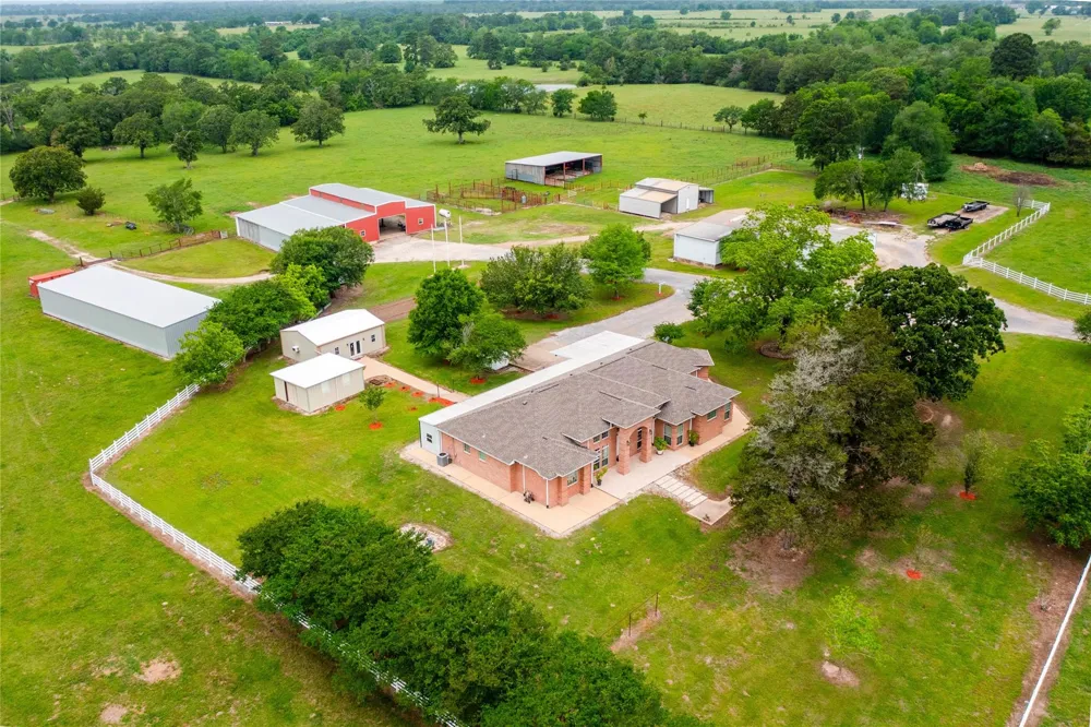 128 Duke Road Bedias, TX 77831