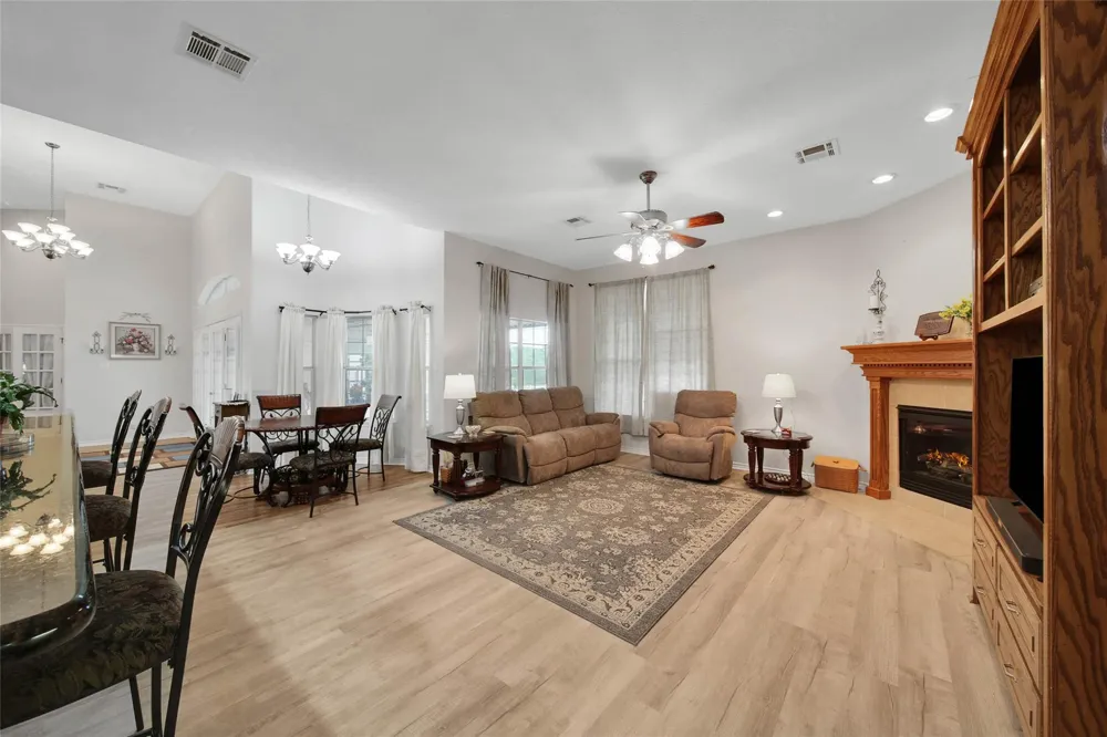128 Duke Road Bedias, TX 77831