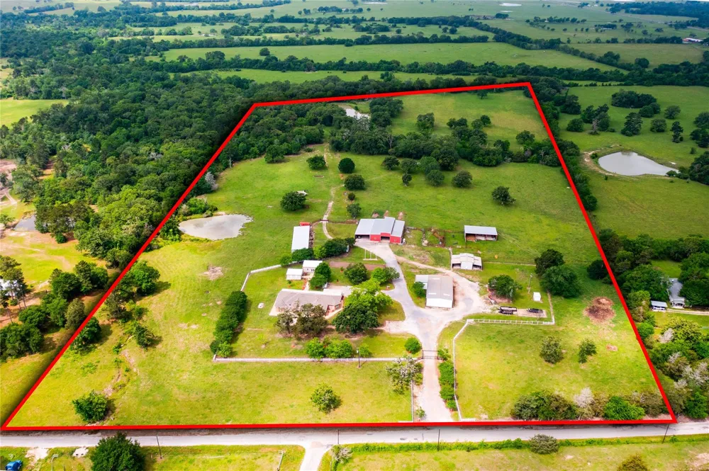 128 Duke Road Bedias, TX 77831