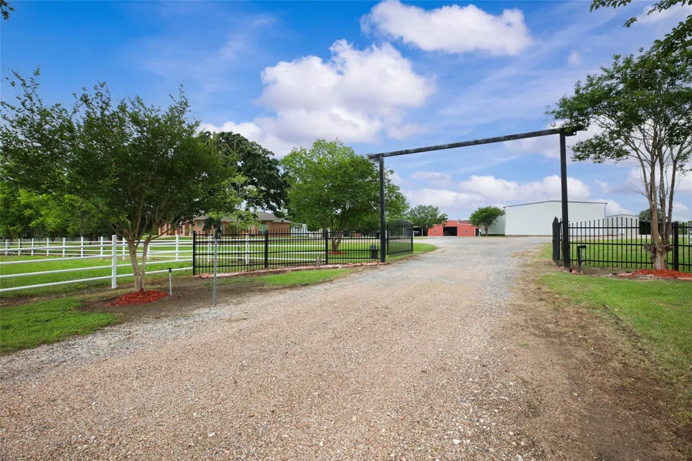 128 Duke Road Bedias, TX 77831