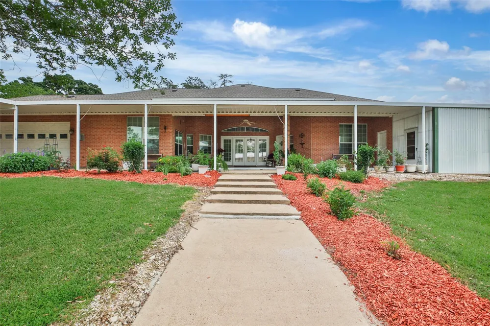128 Duke Road Bedias, TX 77831