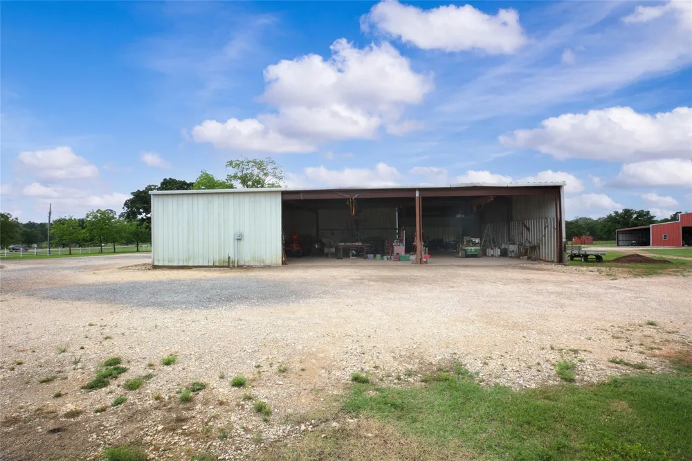 128 Duke Road Bedias, TX 77831