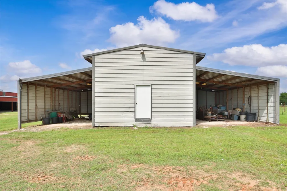 128 Duke Road Bedias, TX 77831