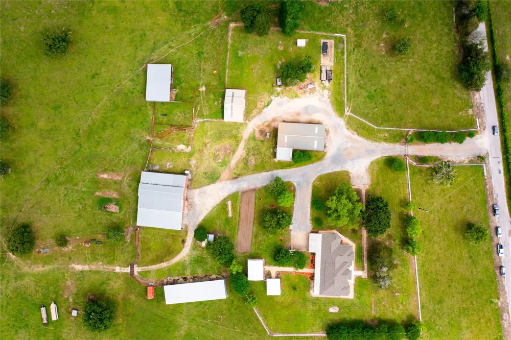 128 Duke Road Bedias, TX 77831