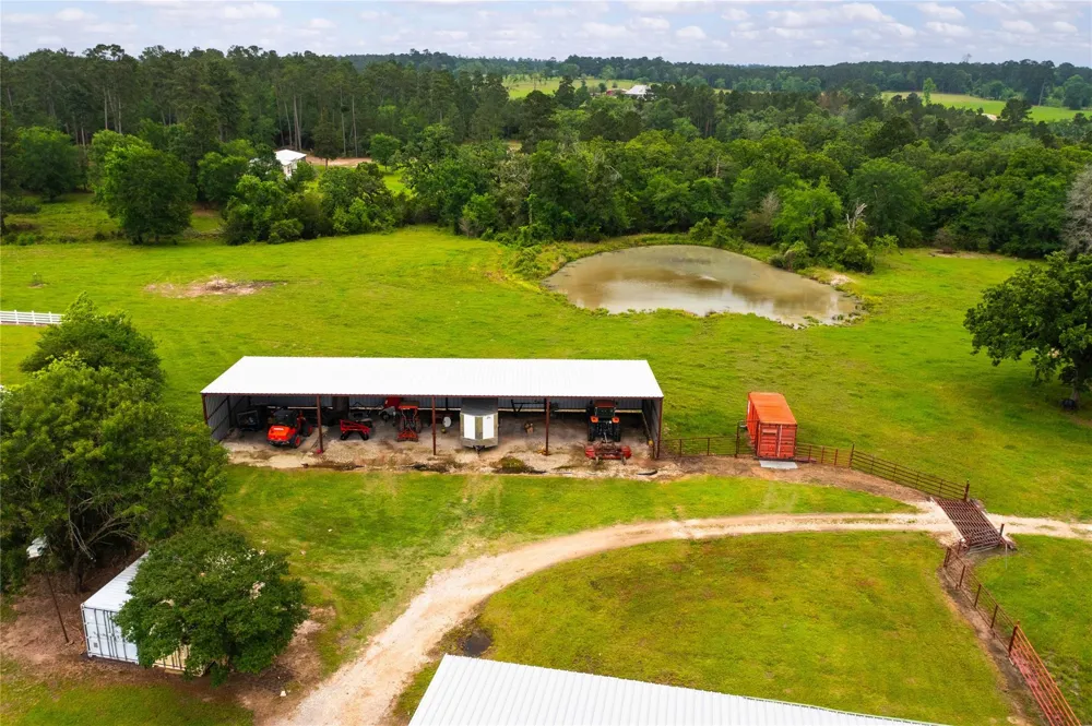 128 Duke Road Bedias, TX 77831