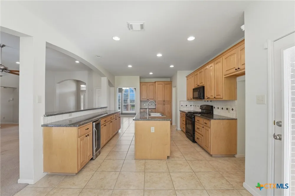 714 Louisiana Avenue Shiner, TX 77984