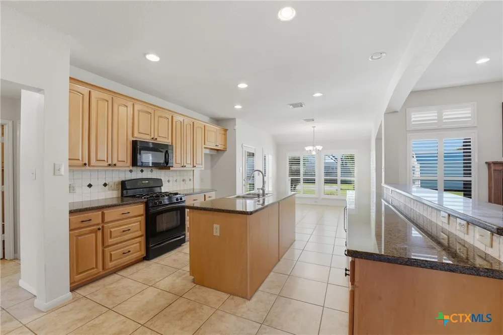 714 Louisiana Avenue Shiner, TX 77984