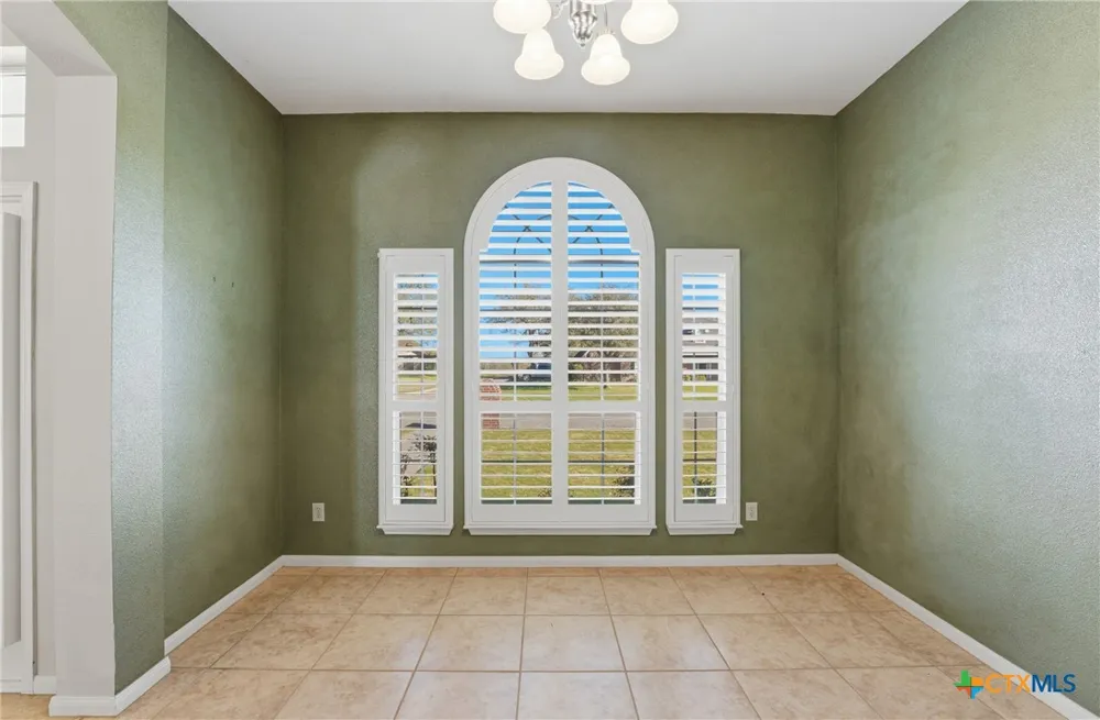 714 Louisiana Avenue Shiner, TX 77984