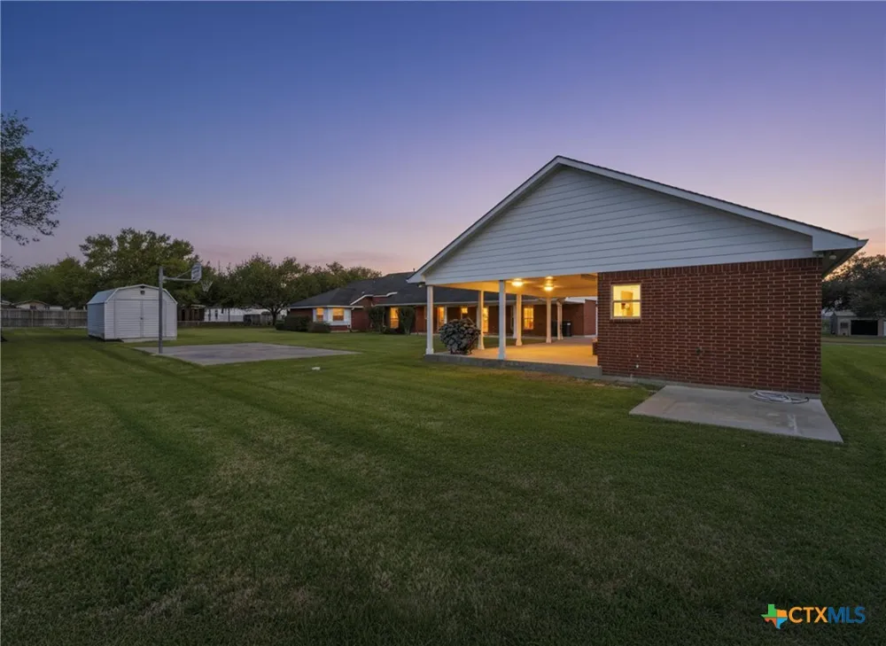 714 Louisiana Avenue Shiner, TX 77984