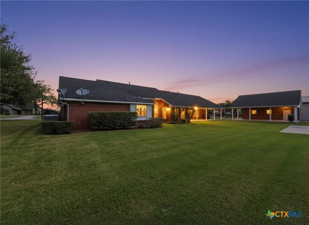 714 Louisiana Avenue Shiner, TX 77984