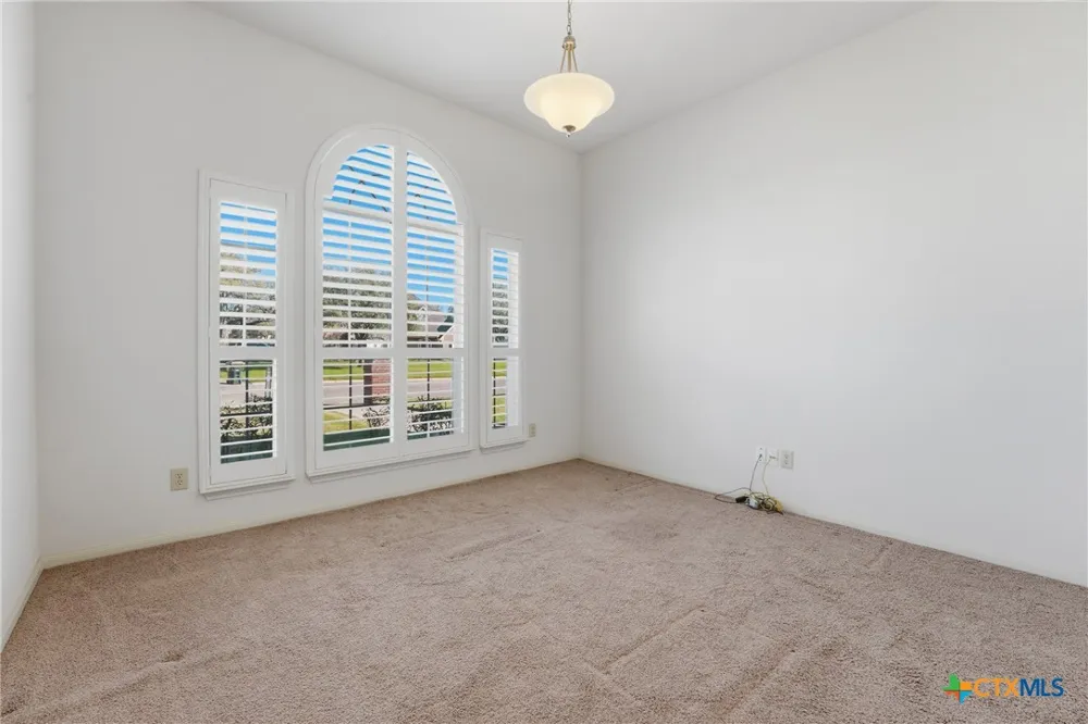 714 Louisiana Avenue Shiner, TX 77984