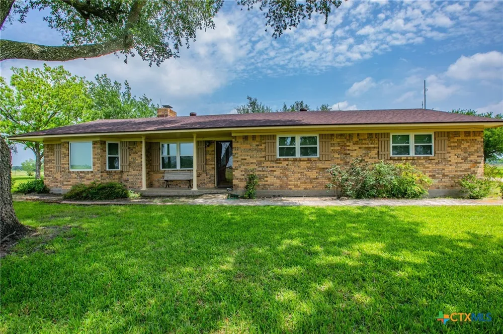 3053 Hobby Creek Road Burlington, TX 76519
