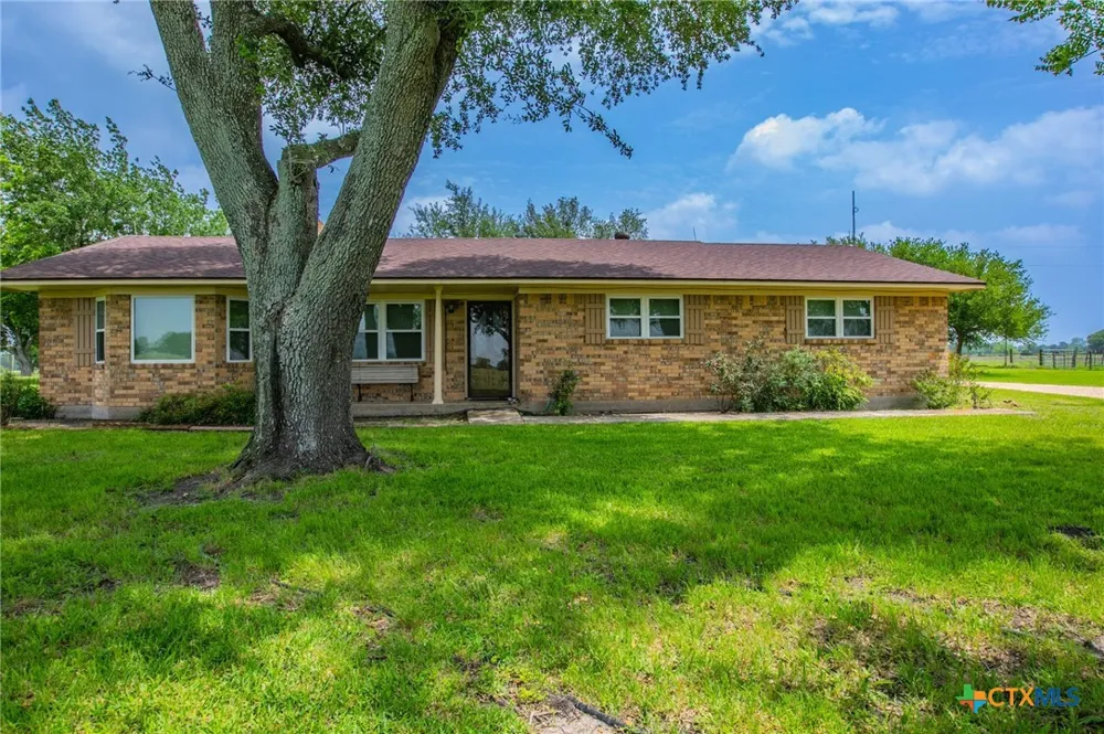 3053 Hobby Creek Road Burlington, TX 76519