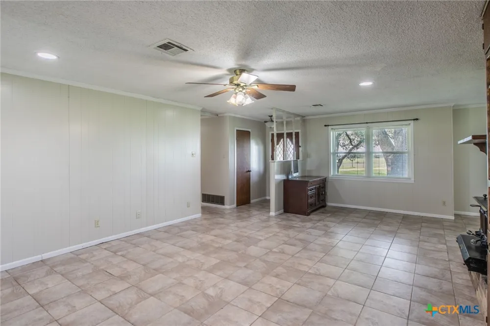 3053 Hobby Creek Road Burlington, TX 76519