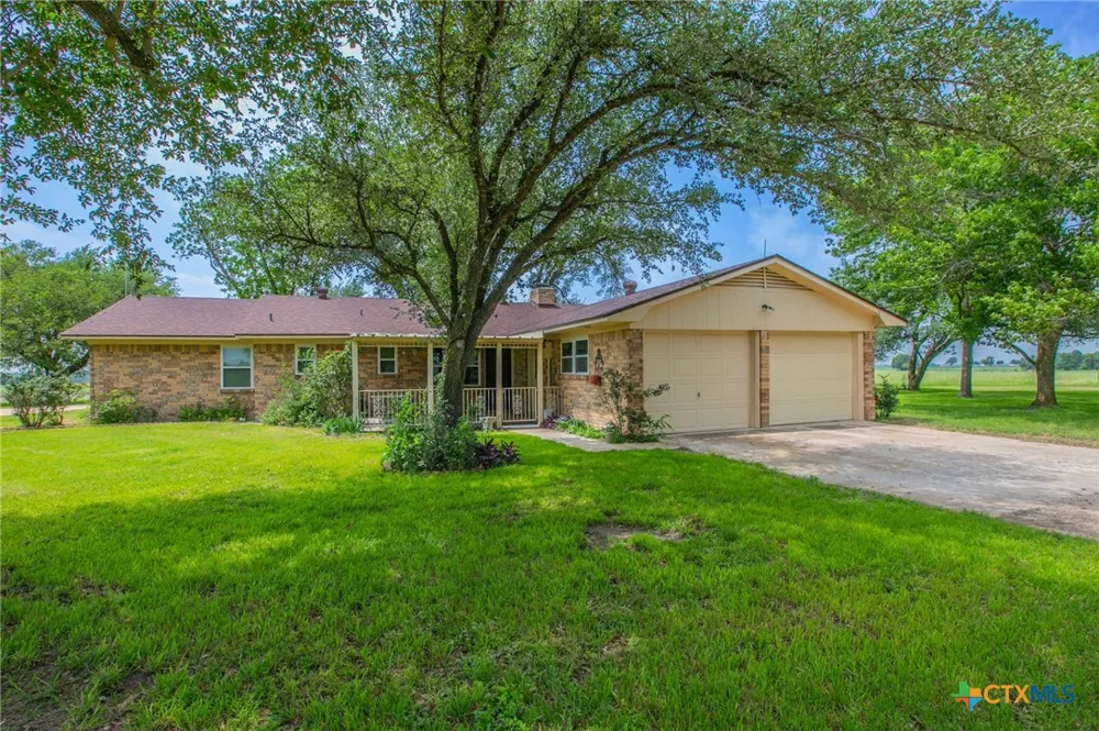 3053 Hobby Creek Road Burlington, TX 76519