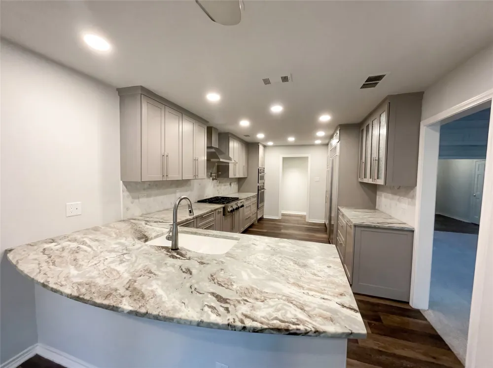 13216 Hillcrest Road Dallas, TX 75240
