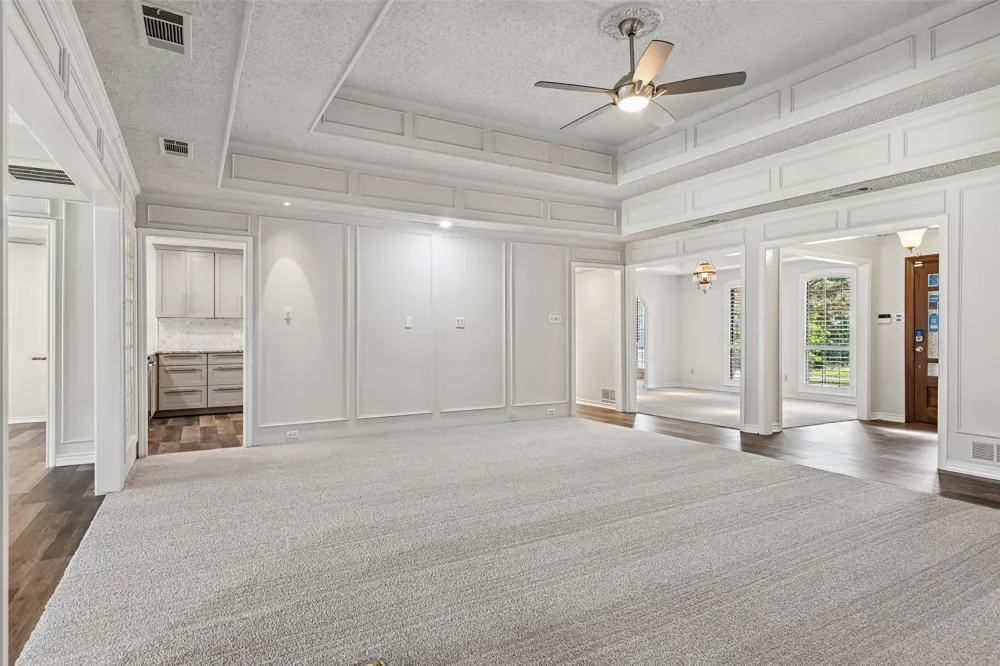 13216 Hillcrest Road Dallas, TX 75240