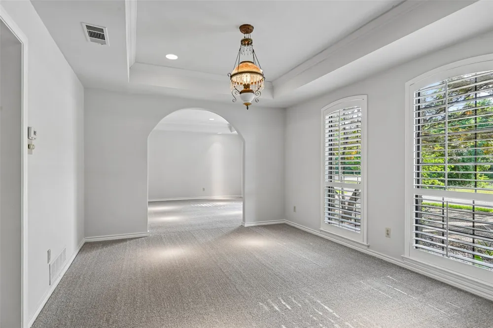 13216 Hillcrest Road Dallas, TX 75240