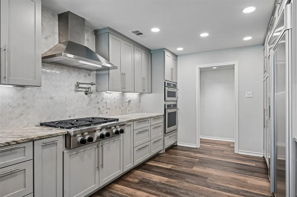 13216 Hillcrest Road Dallas, TX 75240