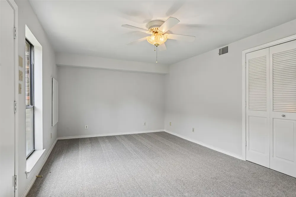 13216 Hillcrest Road Dallas, TX 75240