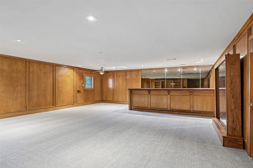 13216 Hillcrest Road Dallas, TX 75240