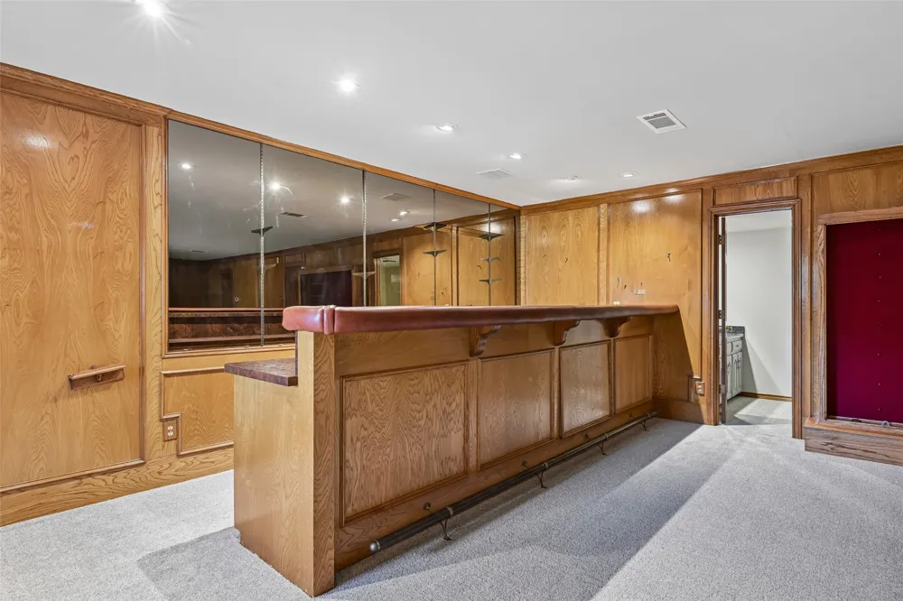 13216 Hillcrest Road Dallas, TX 75240