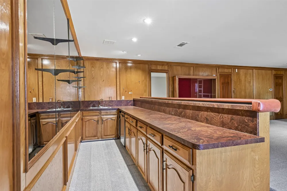 13216 Hillcrest Road Dallas, TX 75240