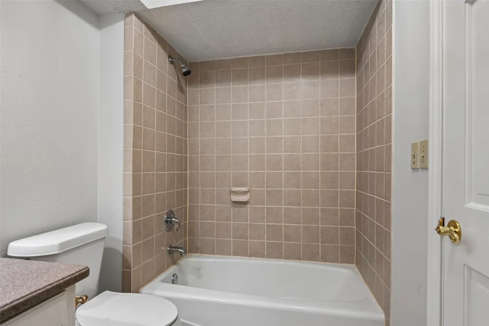 13216 Hillcrest Road Dallas, TX 75240