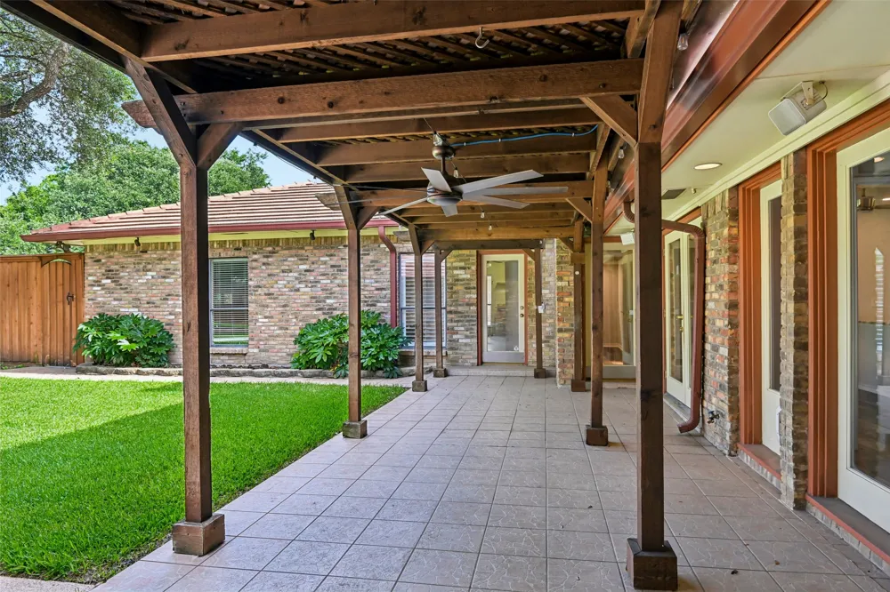 13216 Hillcrest Road Dallas, TX 75240
