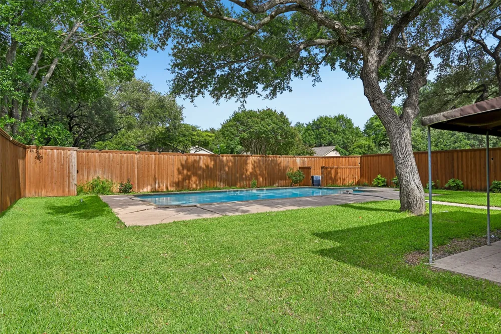 13216 Hillcrest Road Dallas, TX 75240
