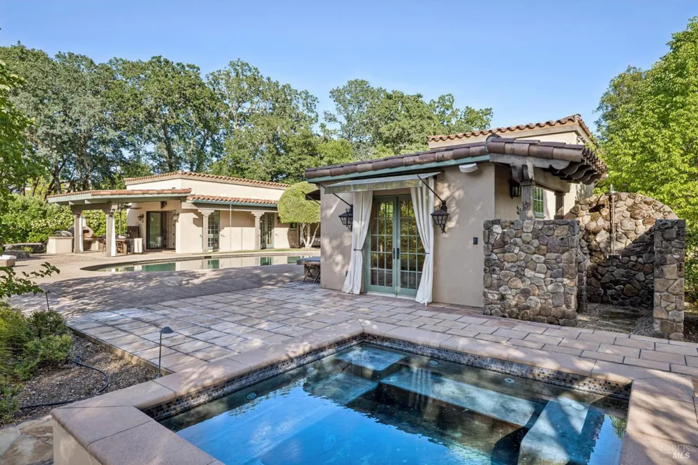 13230 Arnold Drive Glen Ellen, CA 95442