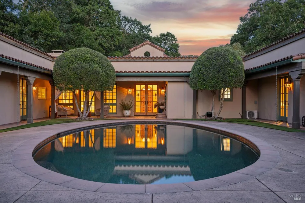 13230 Arnold Drive Glen Ellen, CA 95442