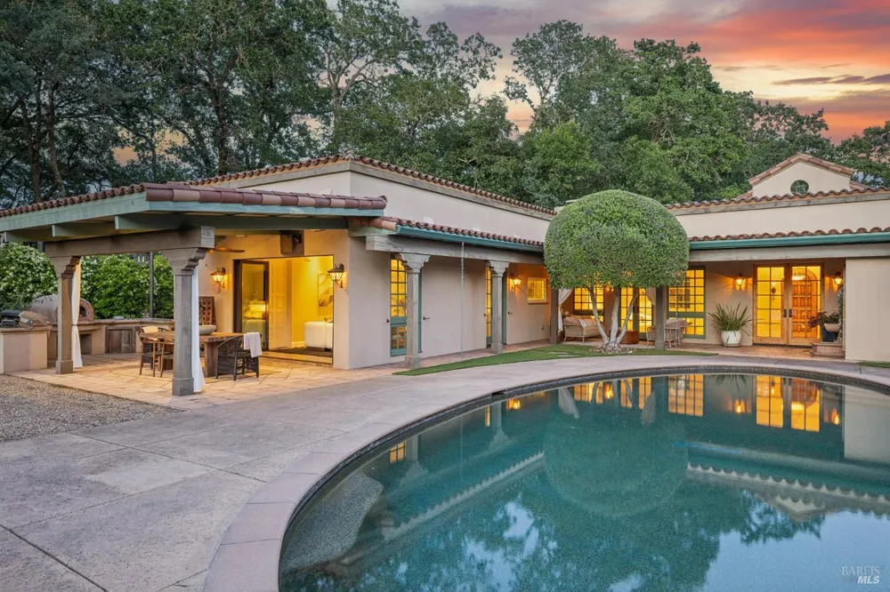13230 Arnold Drive Glen Ellen, CA 95442