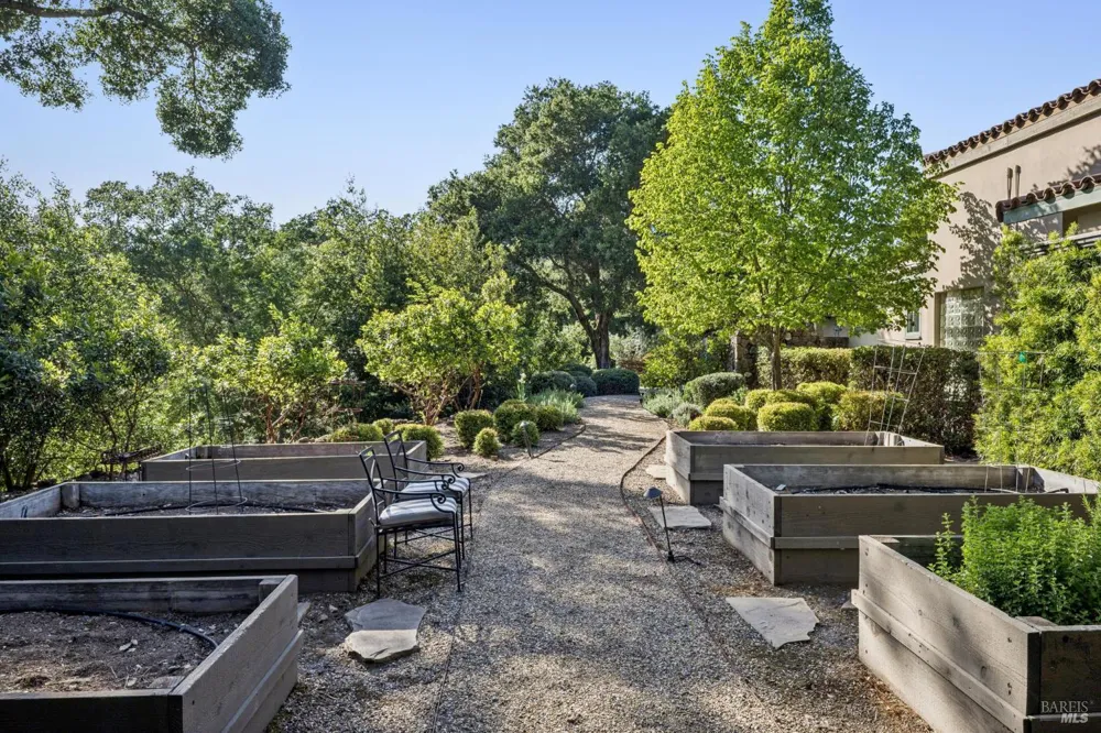 13230 Arnold Drive Glen Ellen, CA 95442