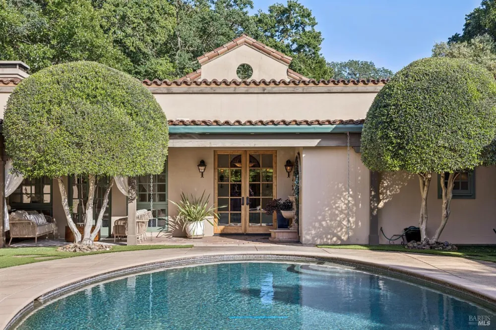 13230 Arnold Drive Glen Ellen, CA 95442