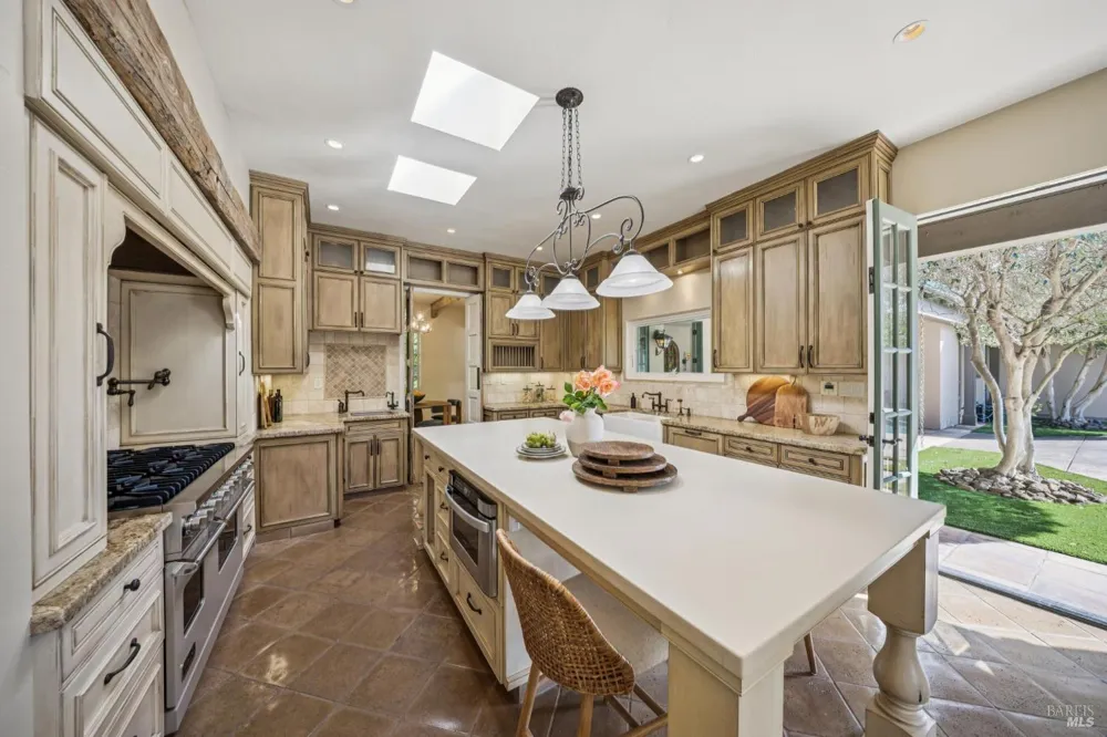 13230 Arnold Drive Glen Ellen, CA 95442