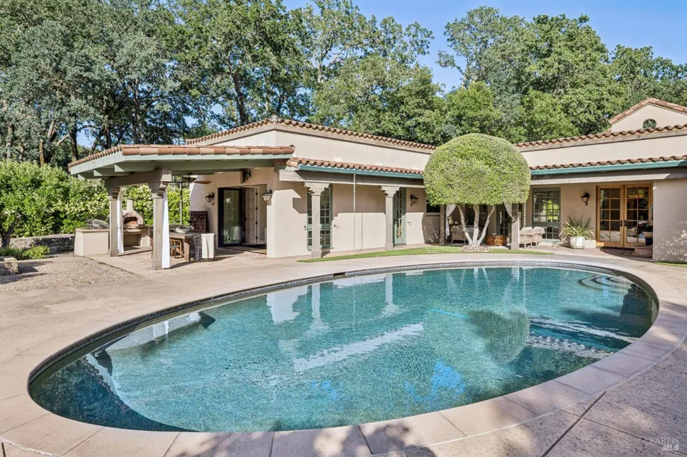 13230 Arnold Drive Glen Ellen, CA 95442