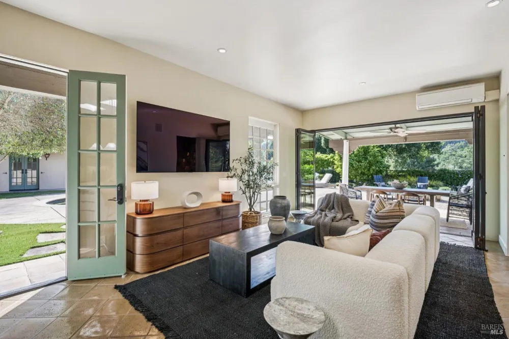 13230 Arnold Drive Glen Ellen, CA 95442