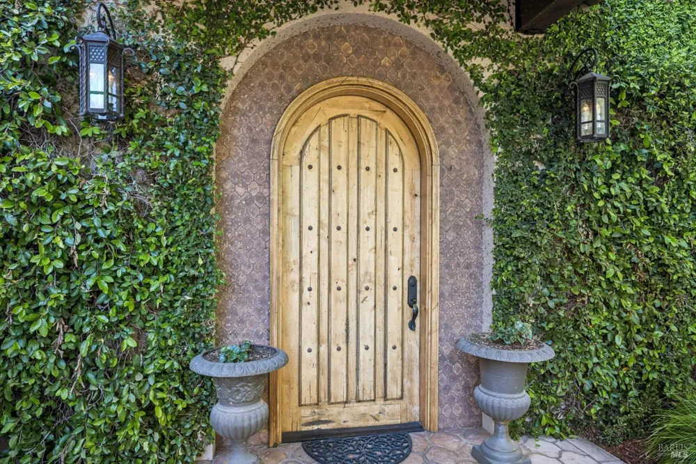 13230 Arnold Drive Glen Ellen, CA 95442