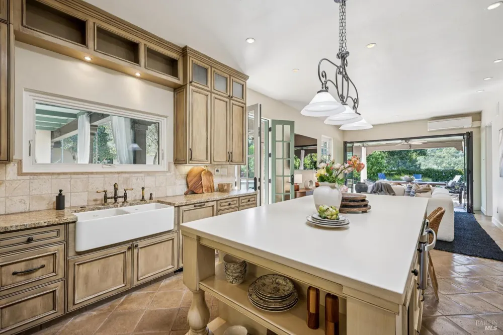 13230 Arnold Drive Glen Ellen, CA 95442