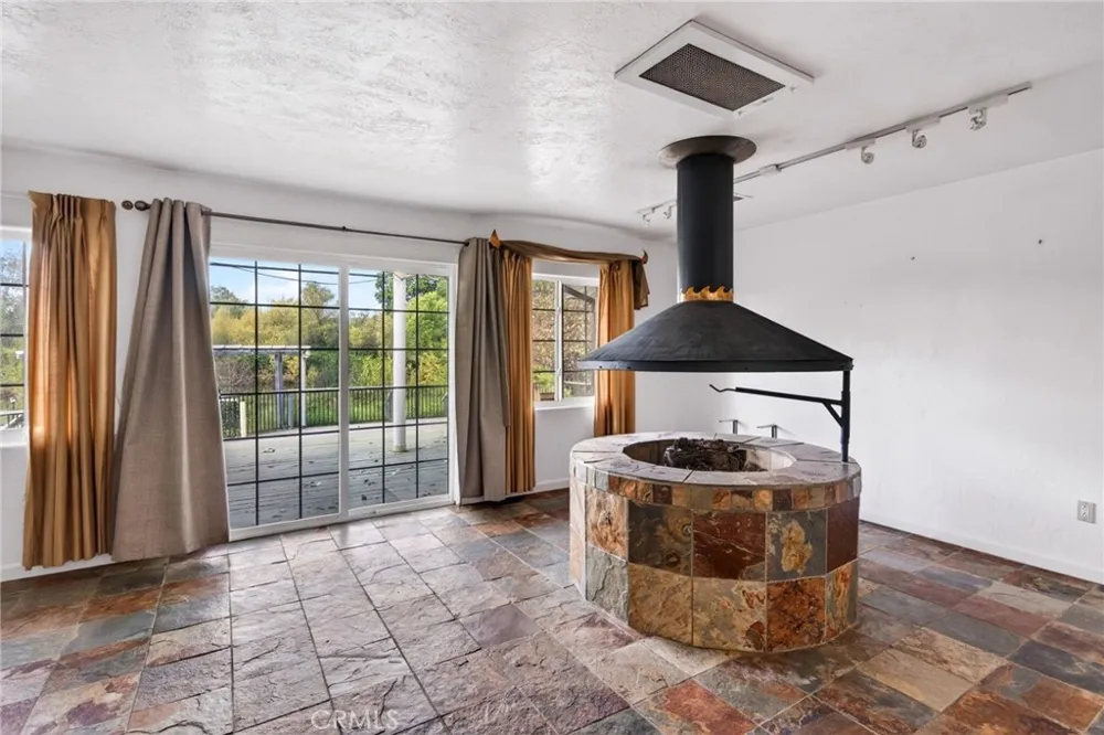 7365 Old Highway 53 Clearlake, CA 95422