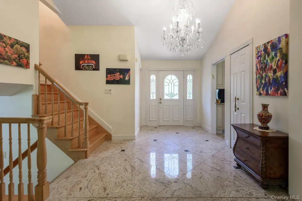 21 Kodiak Drive Woodbury, NY 11797