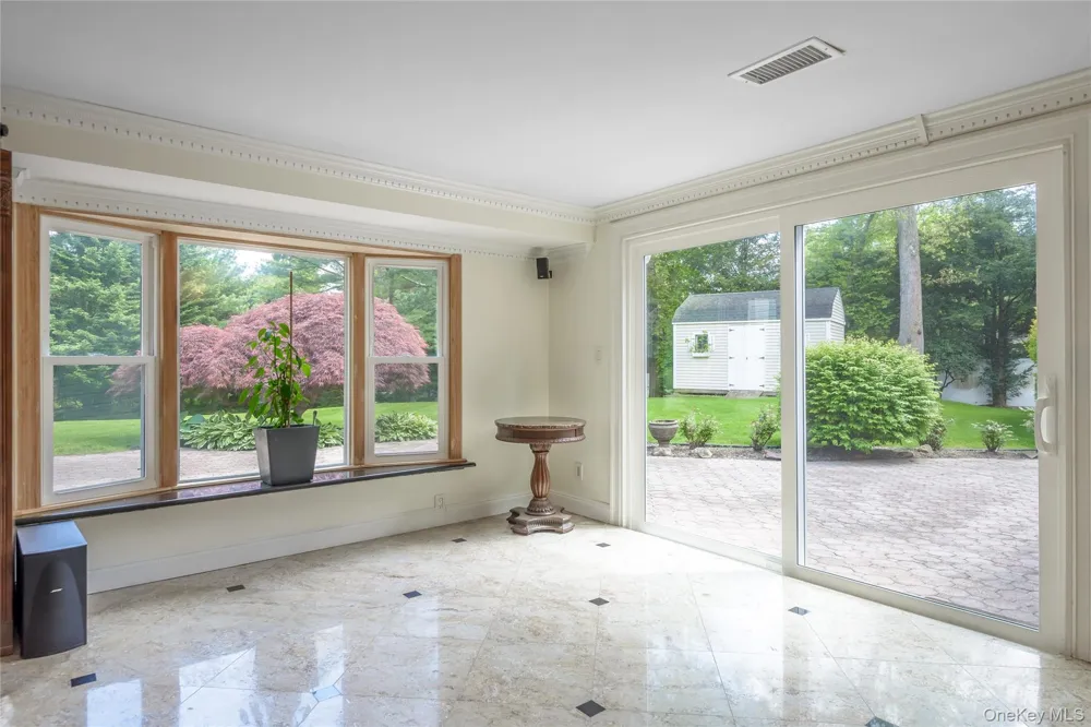 21 Kodiak Drive Woodbury, NY 11797