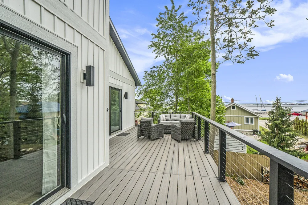 3220 Lakeshore Drive Muskegon, MI 49441