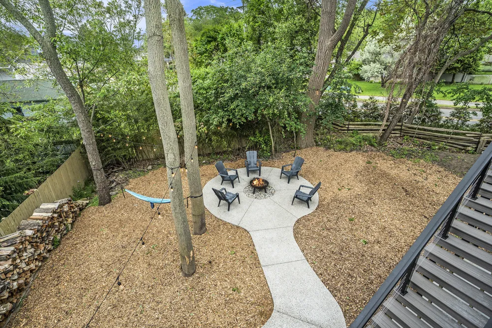 3220 Lakeshore Drive Muskegon, MI 49441