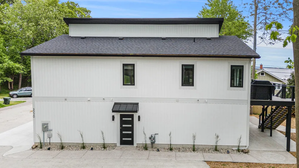 3220 Lakeshore Drive Muskegon, MI 49441