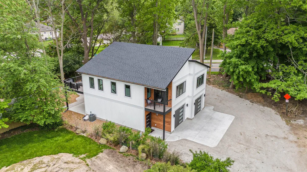 3220 Lakeshore Drive Muskegon, MI 49441