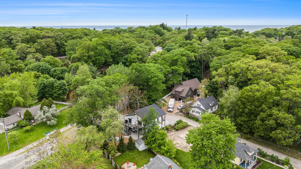 3220 Lakeshore Drive Muskegon, MI 49441