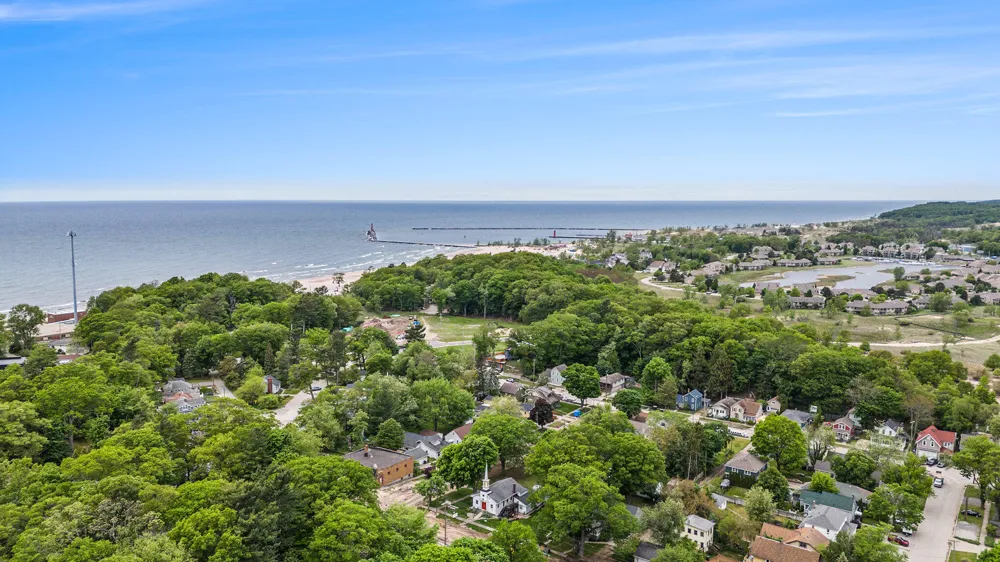 3220 Lakeshore Drive Muskegon, MI 49441