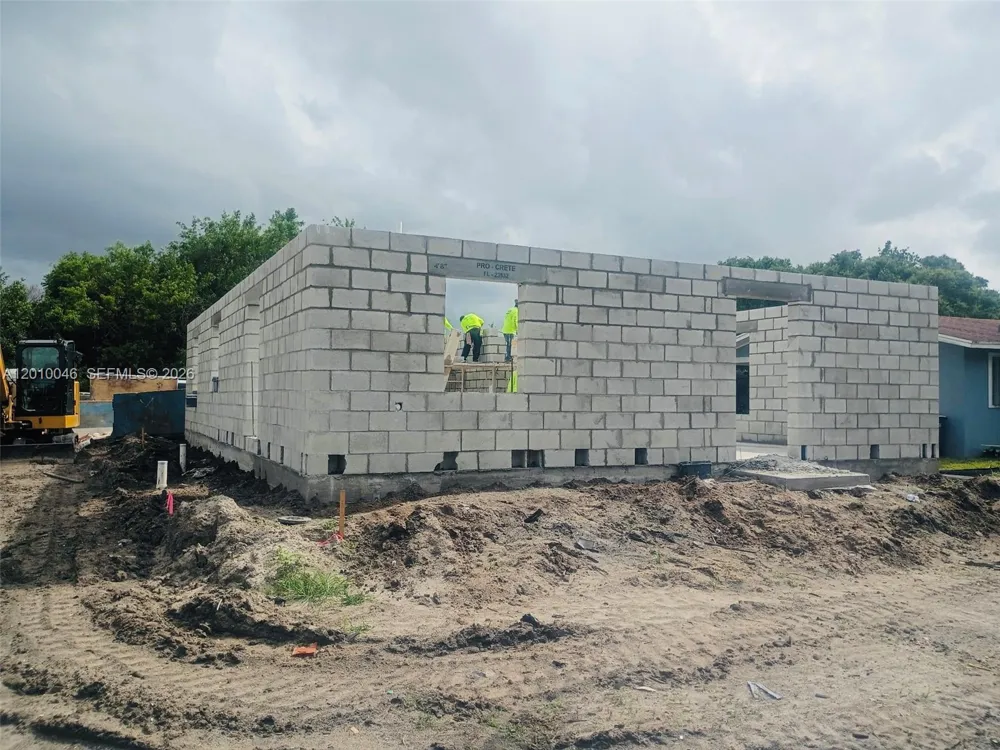 2104 Barcelona Ave Fort Pierce, FL 34946